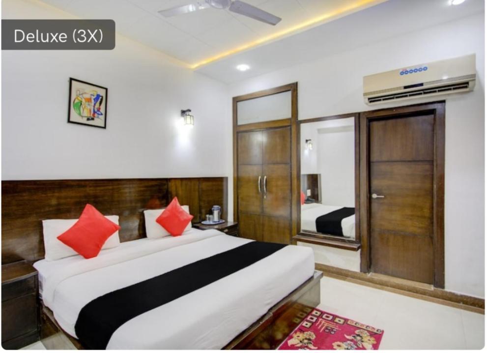 Dazzling East Gate Hotell Agra  Exteriör bild