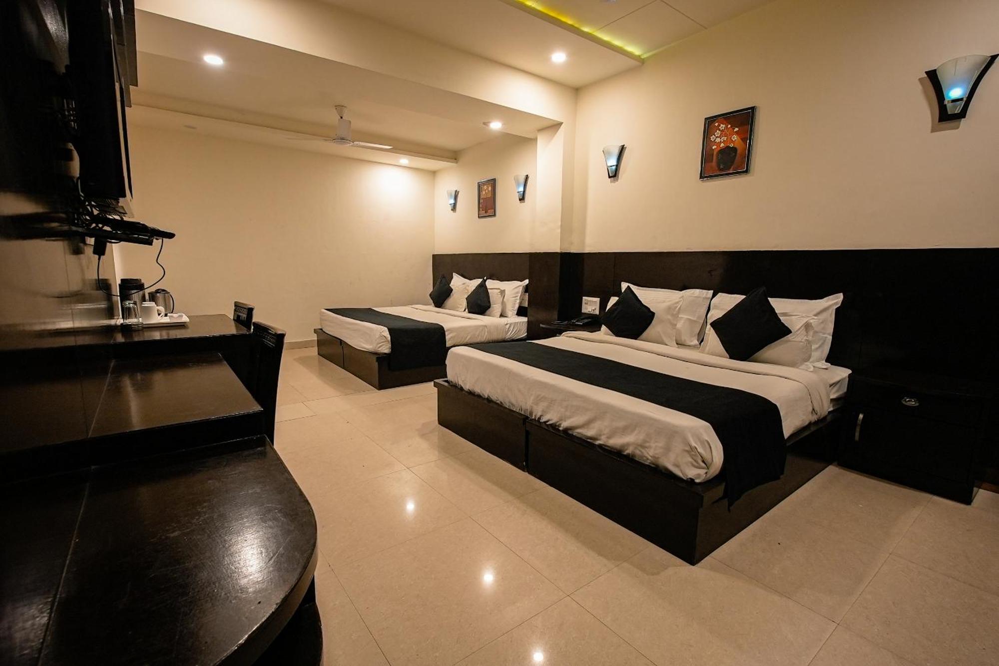Dazzling East Gate Hotell Agra  Exteriör bild