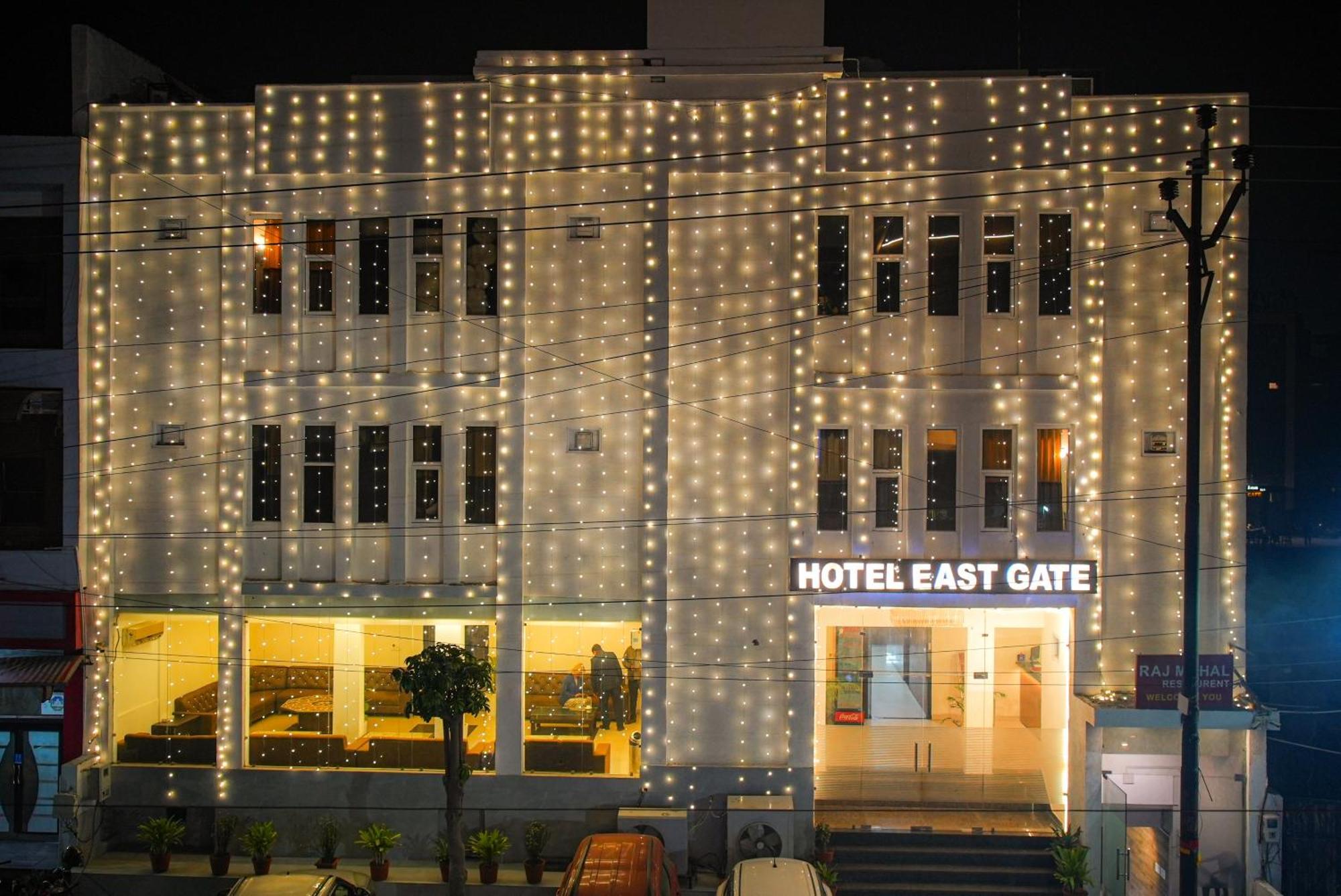 Dazzling East Gate Hotell Agra  Exteriör bild