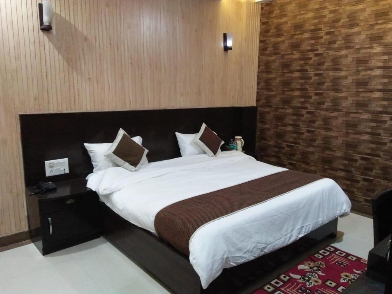 Dazzling East Gate Hotell Agra  Exteriör bild