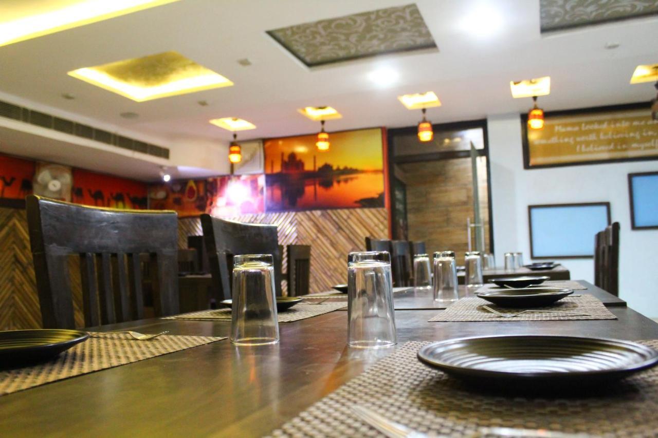 Dazzling East Gate Hotell Agra  Exteriör bild